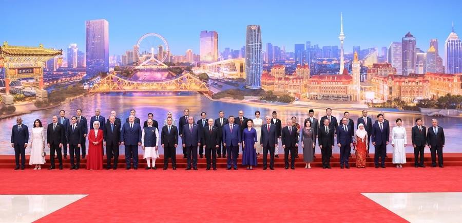 “豪华阵容”抵达津门，两场会议今天举行，世界聚焦上合天津峰会