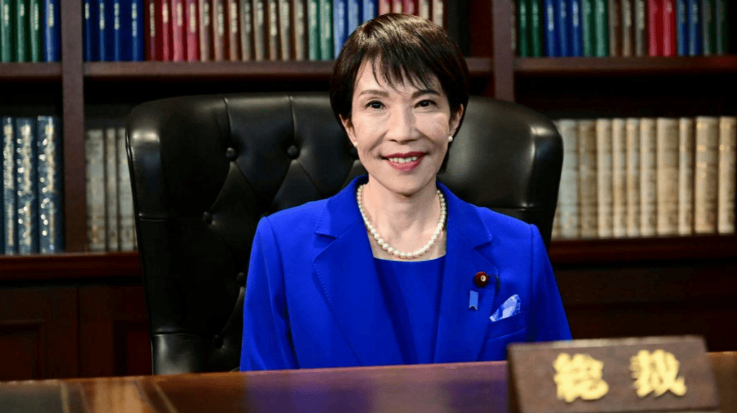 拒绝放弃首相宝座，高市早苗开始自救，不料已冒出一个强劲对手