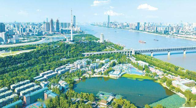 武汉市发展和改革委员会党组书记、主任王洋:以能级跃升挺起发展脊梁 奋力谱写现代化大武汉新篇章